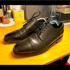 Cole Haan cap toe shoes size 9.5 us grand Os insole. Full leather sole